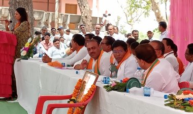 Election/ रावेर बाजार समितीमध्ये तिरंगी लढत