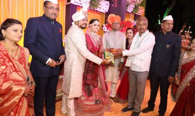 अंतुर्लीच्या भूमीपुत्राने कन्येच्या विवाहात राबविला अनोखा उपक्रम :    उपस्थितांना भेट दिले १ हजार वृक्षाचे रोपटे व बियाण्याचे पाकीट