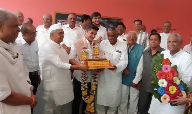 आमदार सत्यजित तांबेनी भविष्यात राज्याचे नेतृत्व करावे