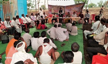 परभणी कृषी विद्यापीठाचा एक दिवस बळीराजासोबत अभिनव उपक्रम : शास्त्रज्ञ व अधिकारी थेट शेतकऱ्यांच्या बांधावर