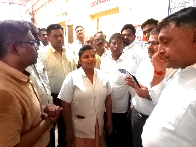 BREKING : रावेर ग्रामीण रुग्णालयाची आमदार अमोल जावळे यांच्याकडून झाडाझडती : पूर्वसूचना न देता गैरहजर कर्मचाऱ्यांना शोकॉज नोटीस बजावण्याच्या तहसीलदारांना सूचना