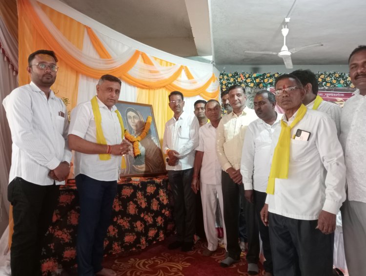 रावेरात अहिल्यादेवींना अभिवादन : अहिल्यादेवींचे विचार समाजाला दिशा देणारे : आमदार अमोल जावळे