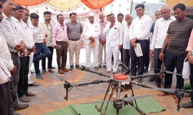गहुखेडा येथे शेतकऱ्यांना पाल कृषी विज्ञान केंद्रातर्फे ड्रोन फवारणीचे प्रात्यक्षिक : विकसित कृषी संकल्प अभियानाचा समारोप