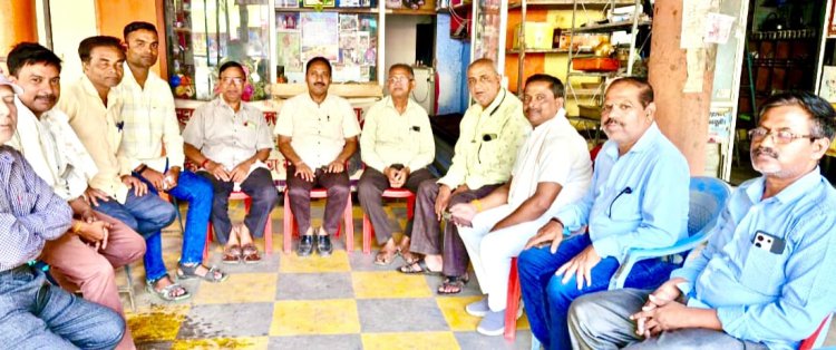 बातम्यांसाठी नवी नियमावली : तोतया पत्रकारांना आळा घालण्यासाठी जिल्हाधिकाऱ्यांना देणार निवेदन : रावेर शहरातील पत्रकारांच्या बैठकीत निर्णय