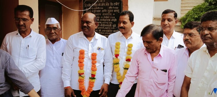 रावेर पिपल्स बँकेच्या अध्यक्षपदी दिलीप पाटील तर उपाध्यक्षपदी राजेश शिंदे