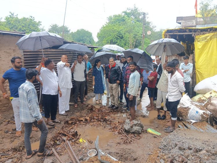 रावेर तालुक्यात अतिवृष्टीने 11 घरांची पडझड, 5 बकऱ्या ठार, 121 हेक्टरवरील पिकांचे नुकसान : नुकसानीचे पंचनामे करण्याच्या आमदार अमोल जावळे यांच्या प्रशासनाला सूचना