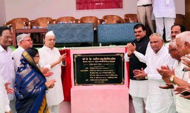 POZITIVE NEWS : गावाच्या विकासासाठी 70 लाखाची देणगी देणाऱ्या उद्योजक आर एस पाटील यांच्यात दातृत्वाचे संस्कार : माजी आमदार शिरीष चौधरी