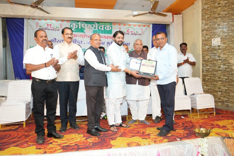 फासाकडे जाणारी पावले थांबिण्याची ताकद पुरस्कारात : रविकांत तुपकर