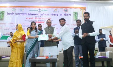 केळी उत्पादक शेतकऱ्यांना केंद्रीय कृषी मंत्र्यांचा दिलासा : क्लस्टरसह कोल्ड स्टोरेजला अनुदान