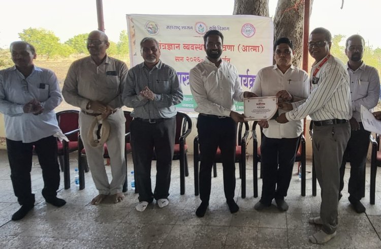गौरव : रावेरचे उप कृषी अधिकारी सचिन गायकवाड यांचा जिल्हाधिकाऱ्यांच्या हस्ते सन्मान